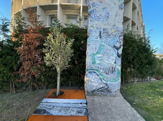 Praca Al Lejlighed São João da Madeira